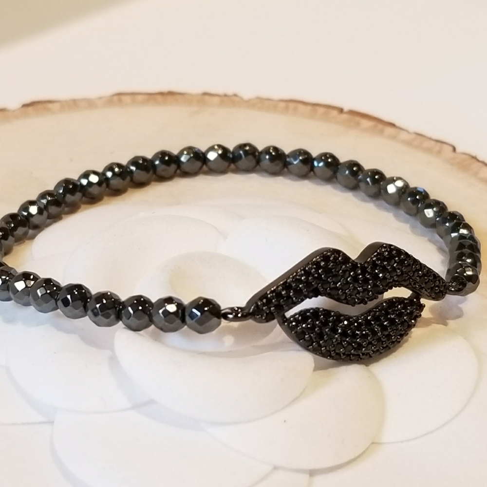 NEW Lip Black CZ Pave Hematite Stretch Bracelet - Picture 3 of 7